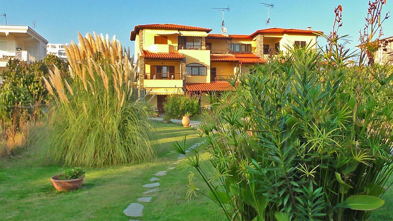 Studios Tripiti Nea Roda Exterior photo