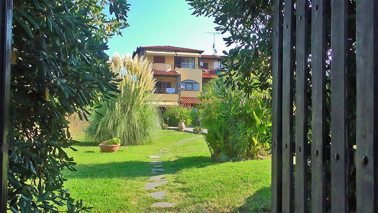 Studios Tripiti Nea Roda Exterior photo