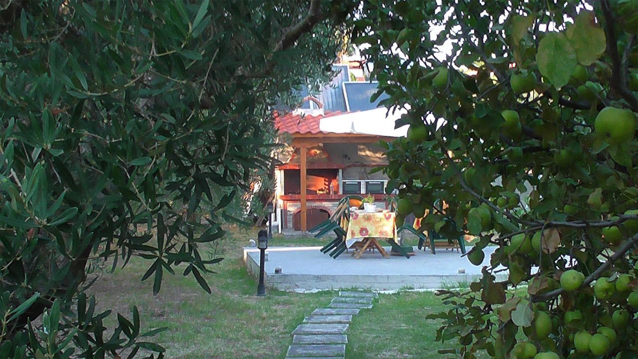 Studios Tripiti Nea Roda Exterior photo